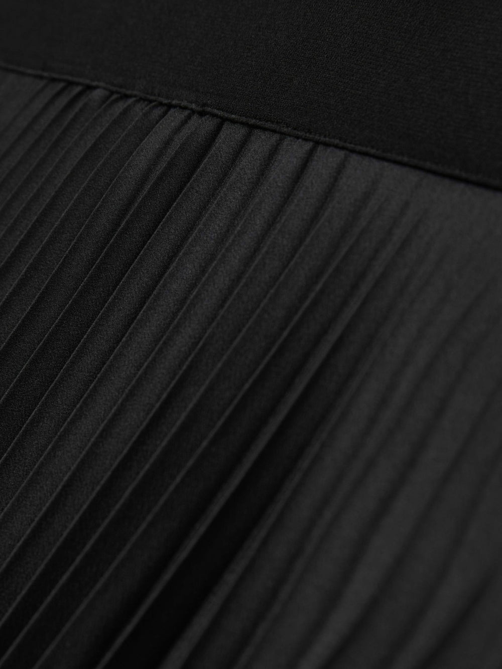 Reiss | Pleated Midi Skirt in Black