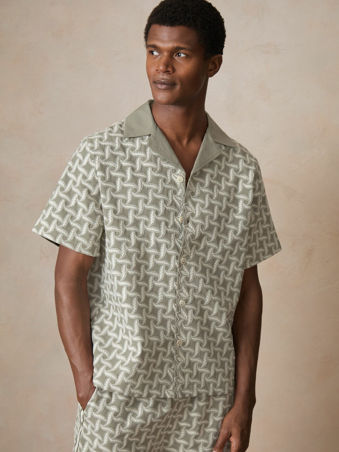 Reiss | | Ché Motif-Embroidered Shirt in Sage/White