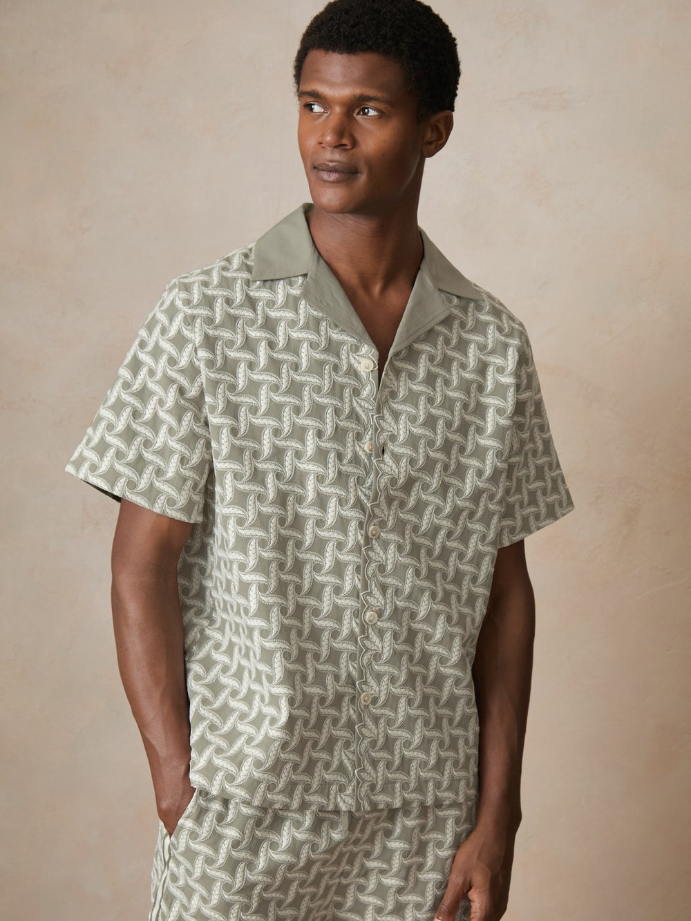 Reiss | | Ché Motif-Embroidered Shirt in Sage/White