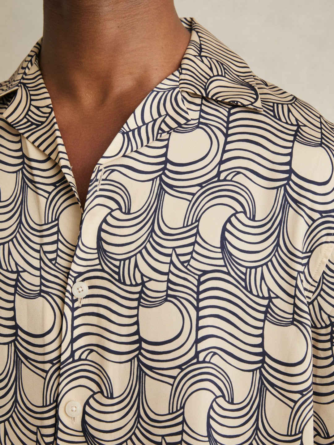 Reiss | Wave Print Cuban Collar Shirt in Off White/Navy