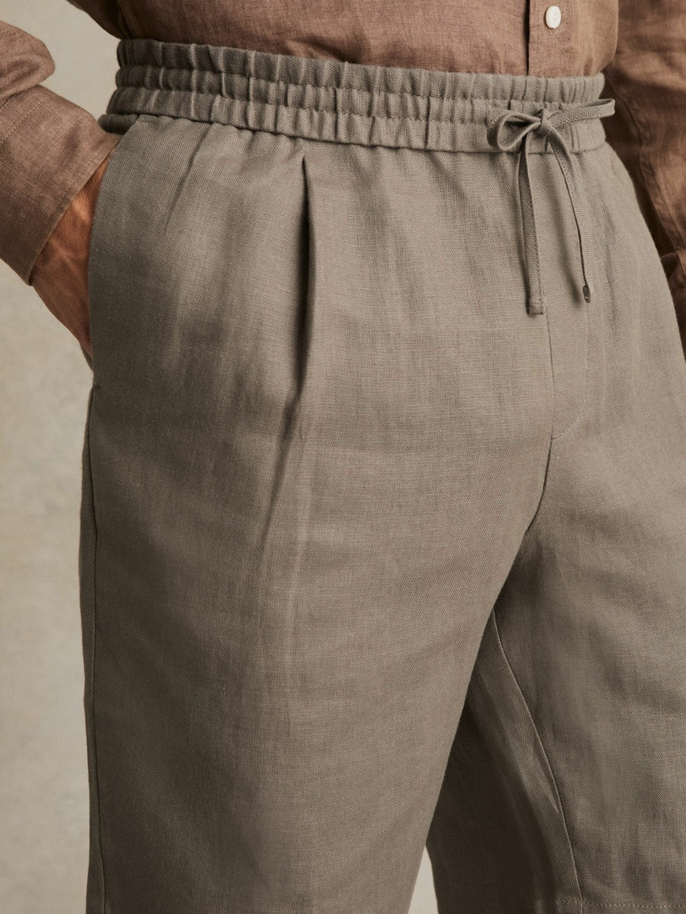 Reiss | Linen Drawstring Shorts in Mushroom Brown