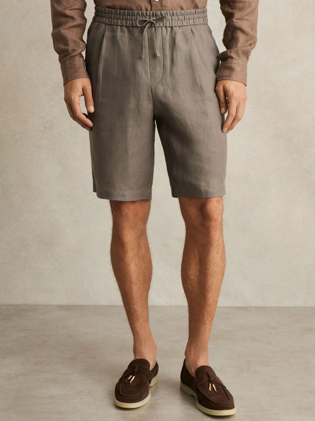 Reiss | Linen Drawstring Shorts in Mushroom Brown