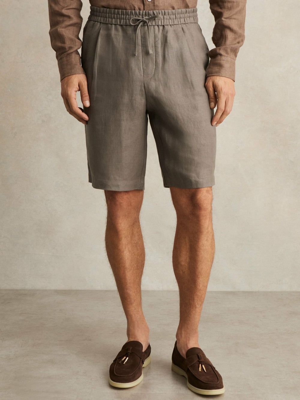 Reiss | Linen Drawstring Shorts in Mushroom Brown