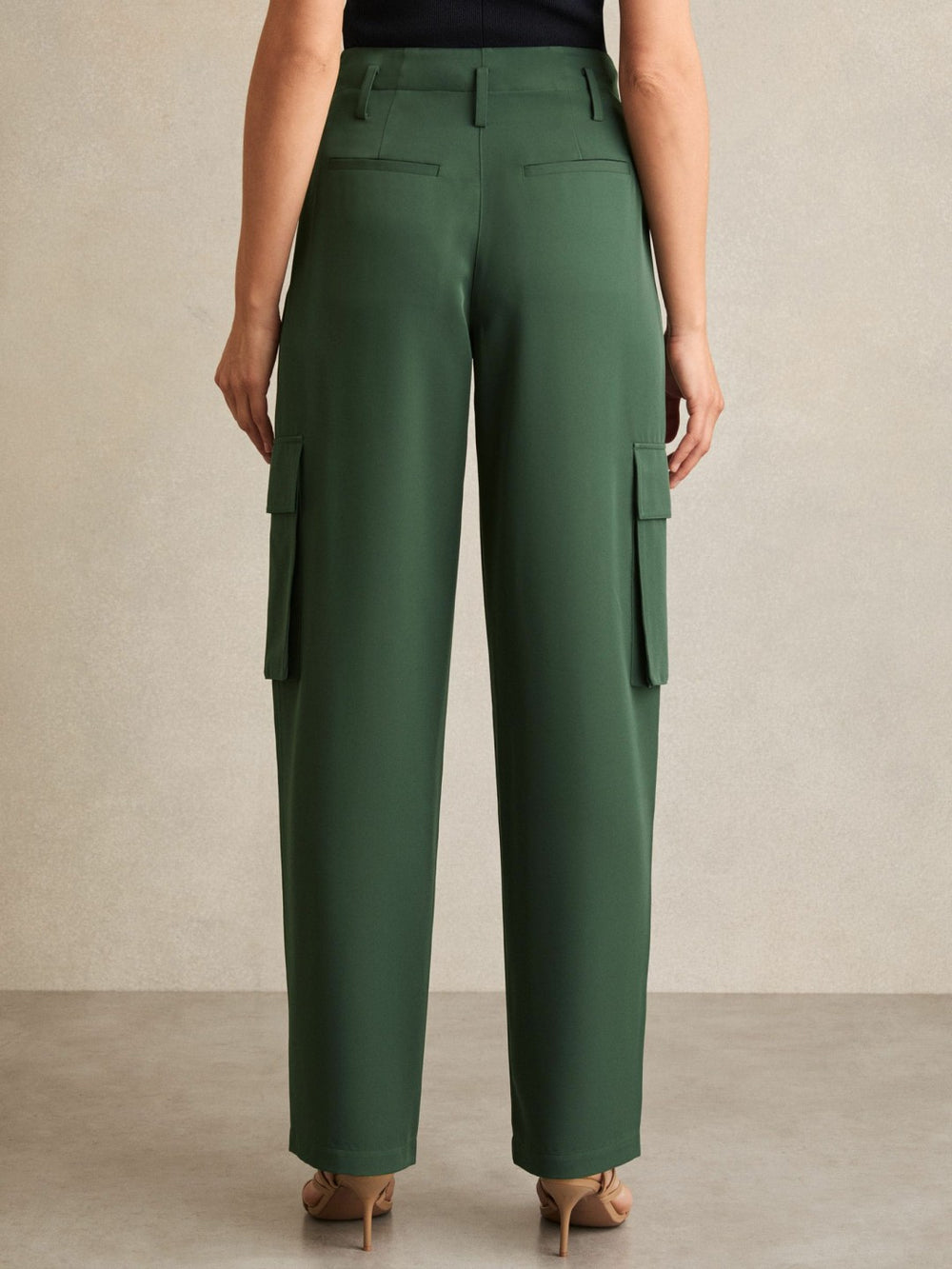 Reiss | Petite Wide-Leg Pleated Cargo Trousers in Green
