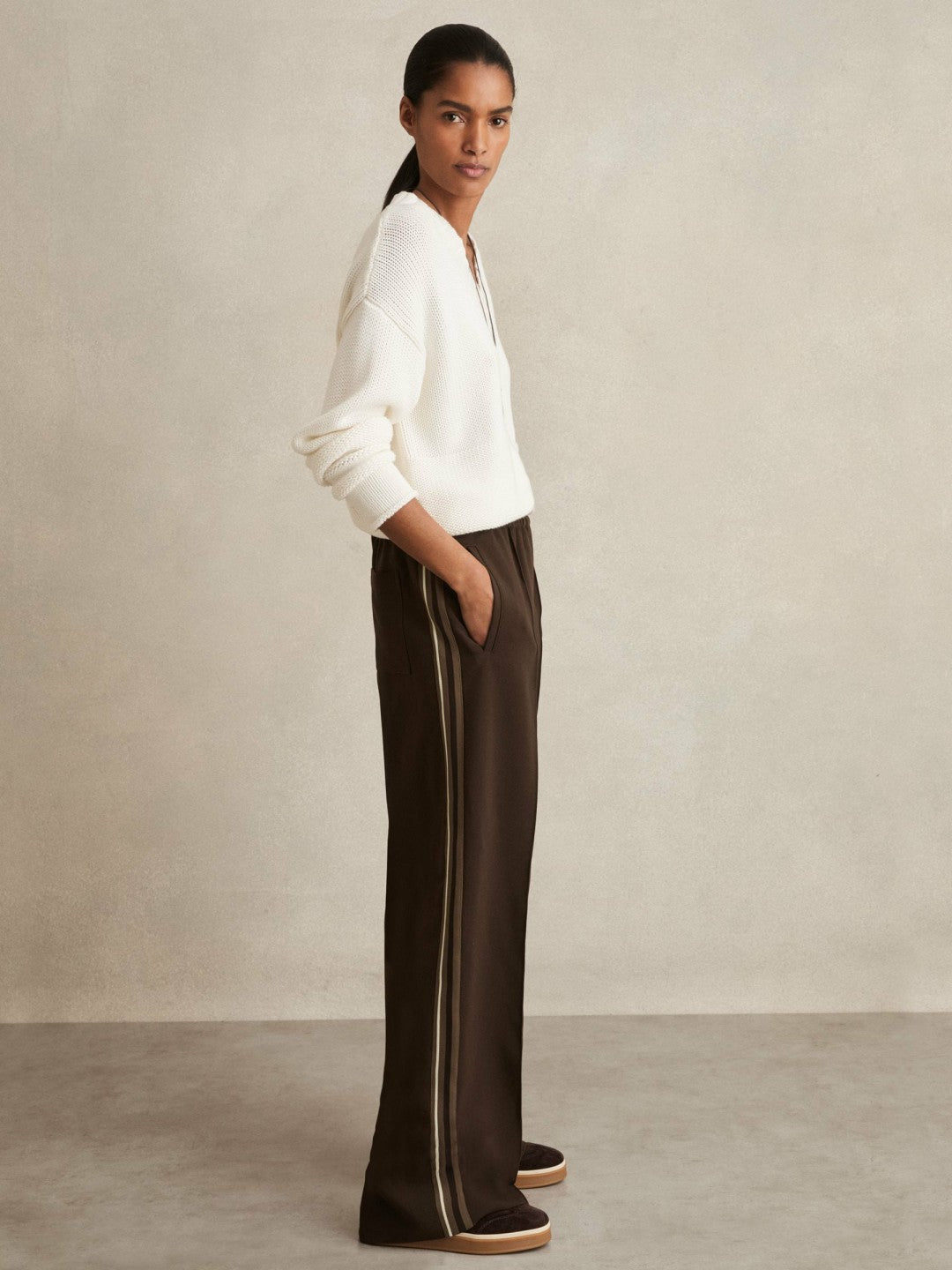 Reiss | Petite Side-Stripe Wide-Leg Trousers in Chocolate Brown