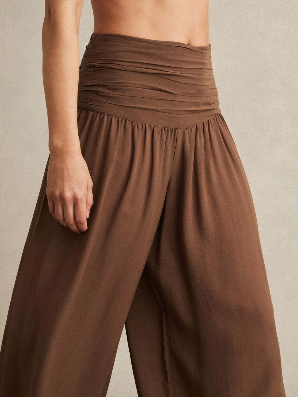 Reiss | Lyocell Blend Wide Leg Trousers in Brown