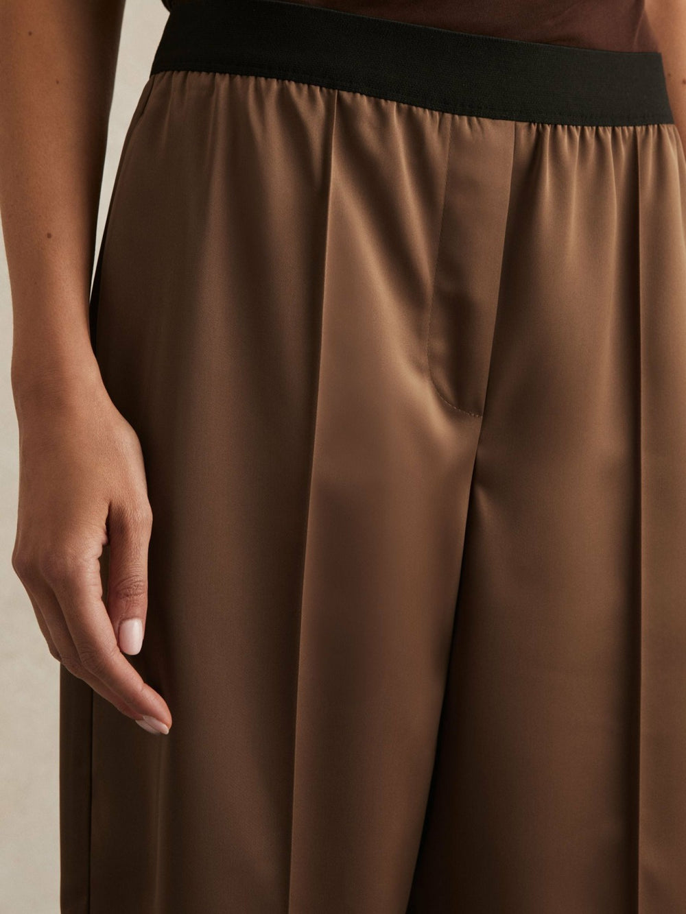 Reiss | Petite Satin Wide Leg Elastic Waist Trousers in Taupe Neutral