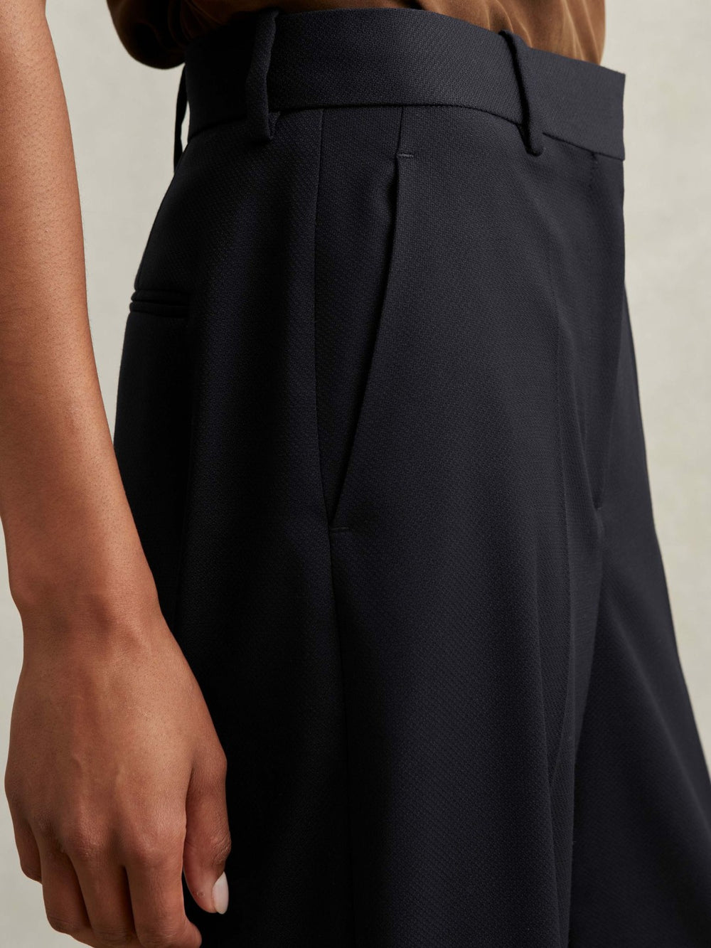 Reiss | Petite Wool-Blend Wide-Leg Suit Trousers in Navy