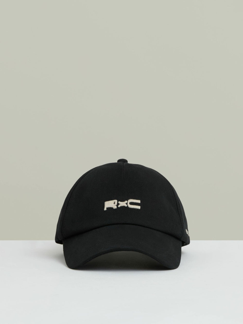 Reiss | | Ché Logo-Embroidered Cap in Black