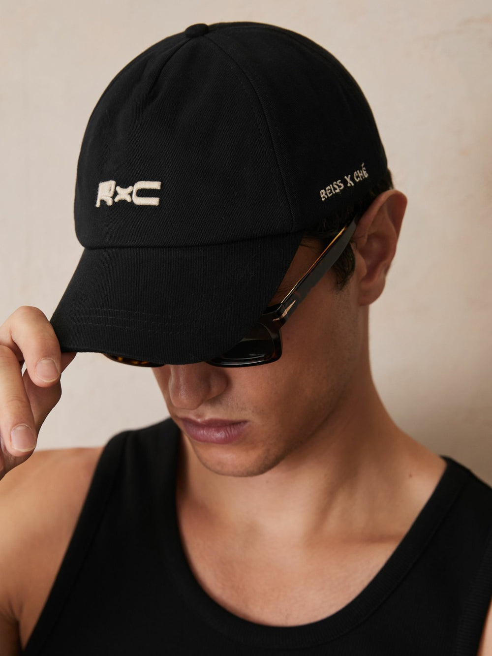 Reiss | | Ché Logo-Embroidered Cap in Black