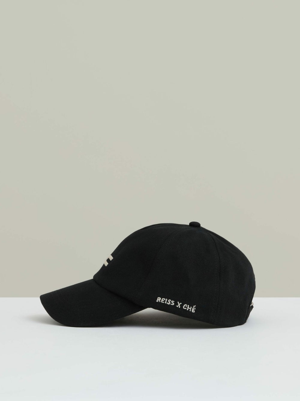 Reiss | | Ché Logo-Embroidered Cap in Black