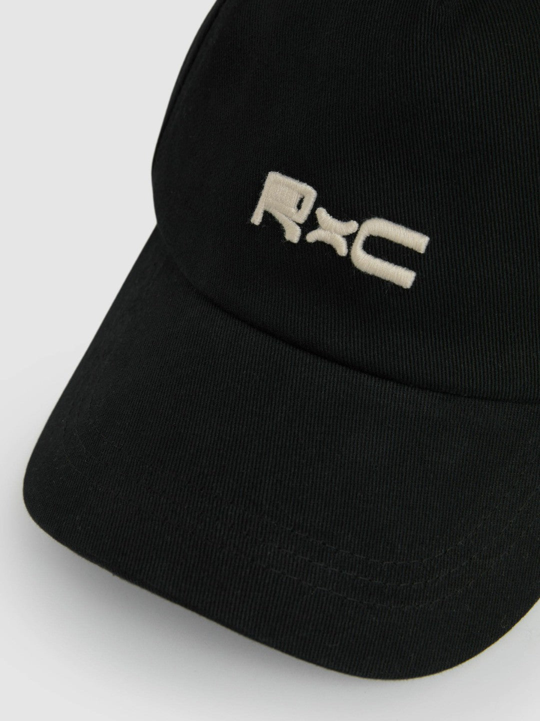 Reiss | | Ché Logo-Embroidered Cap in Black