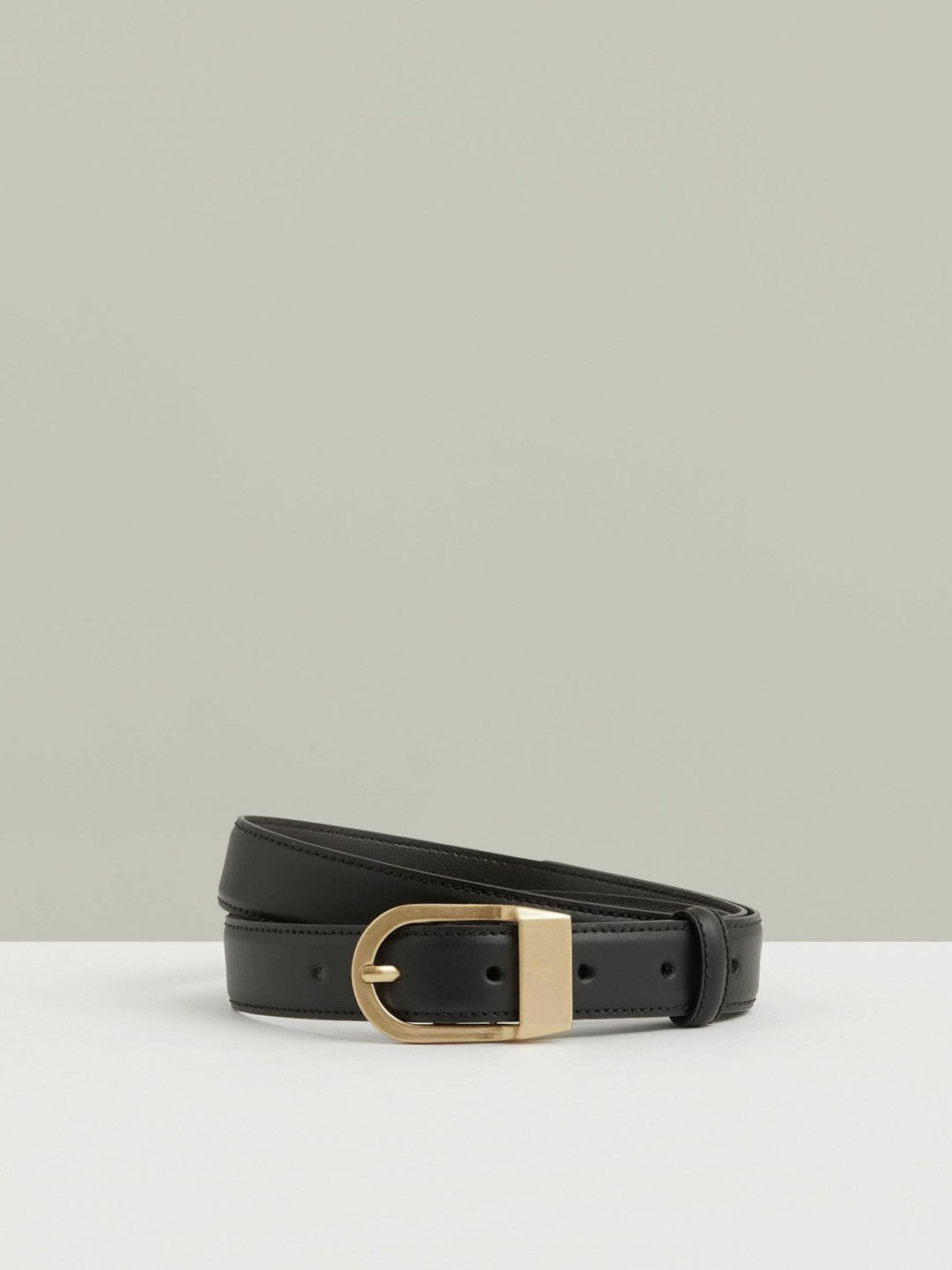 Reiss | Leather Curved-Buckle Belt in Black