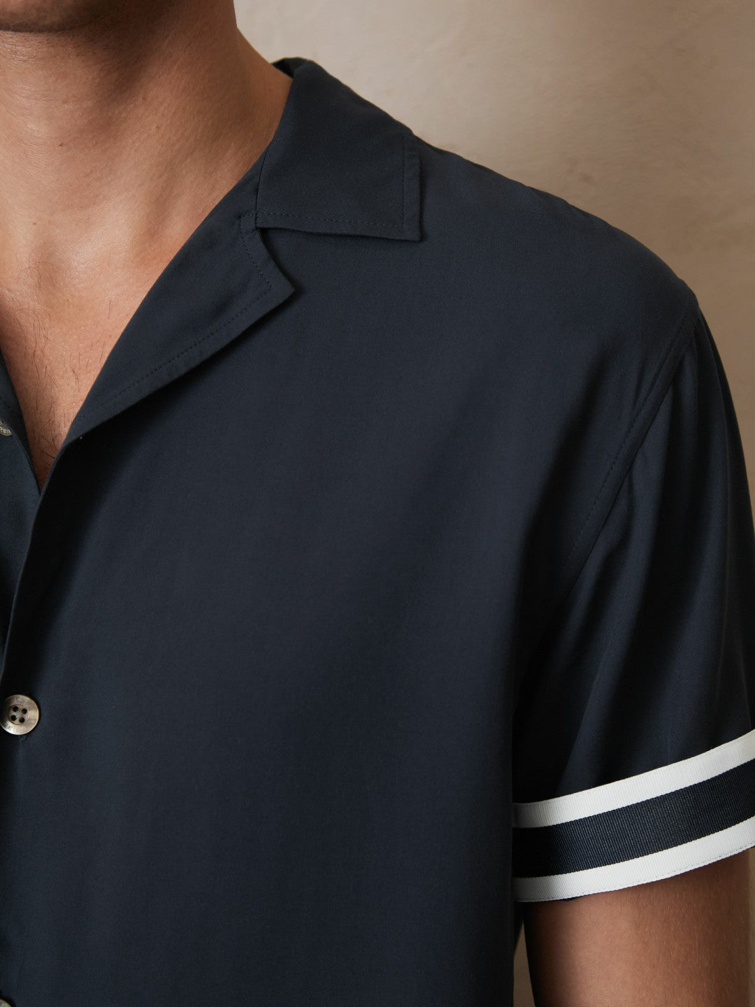 Reiss | | Ché Stripe-Cuff Shirt in Navy