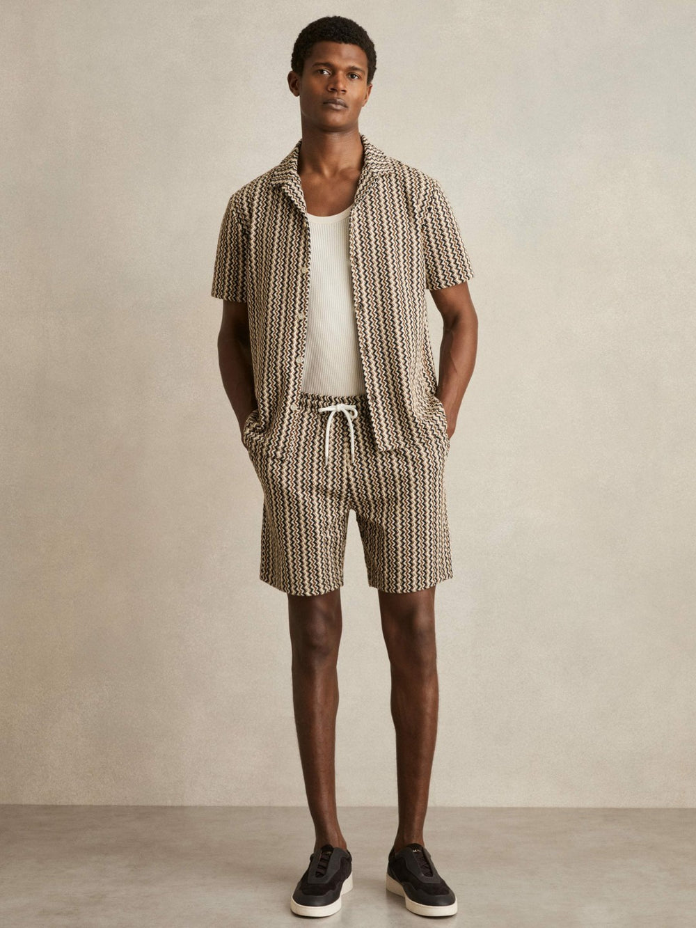 Reiss | Zig-Zag Knit Cuban-Collar Shirt in Tobacco Brown