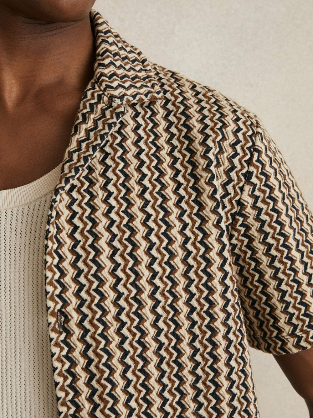 Reiss | Zig-Zag Knit Cuban-Collar Shirt in Tobacco Brown