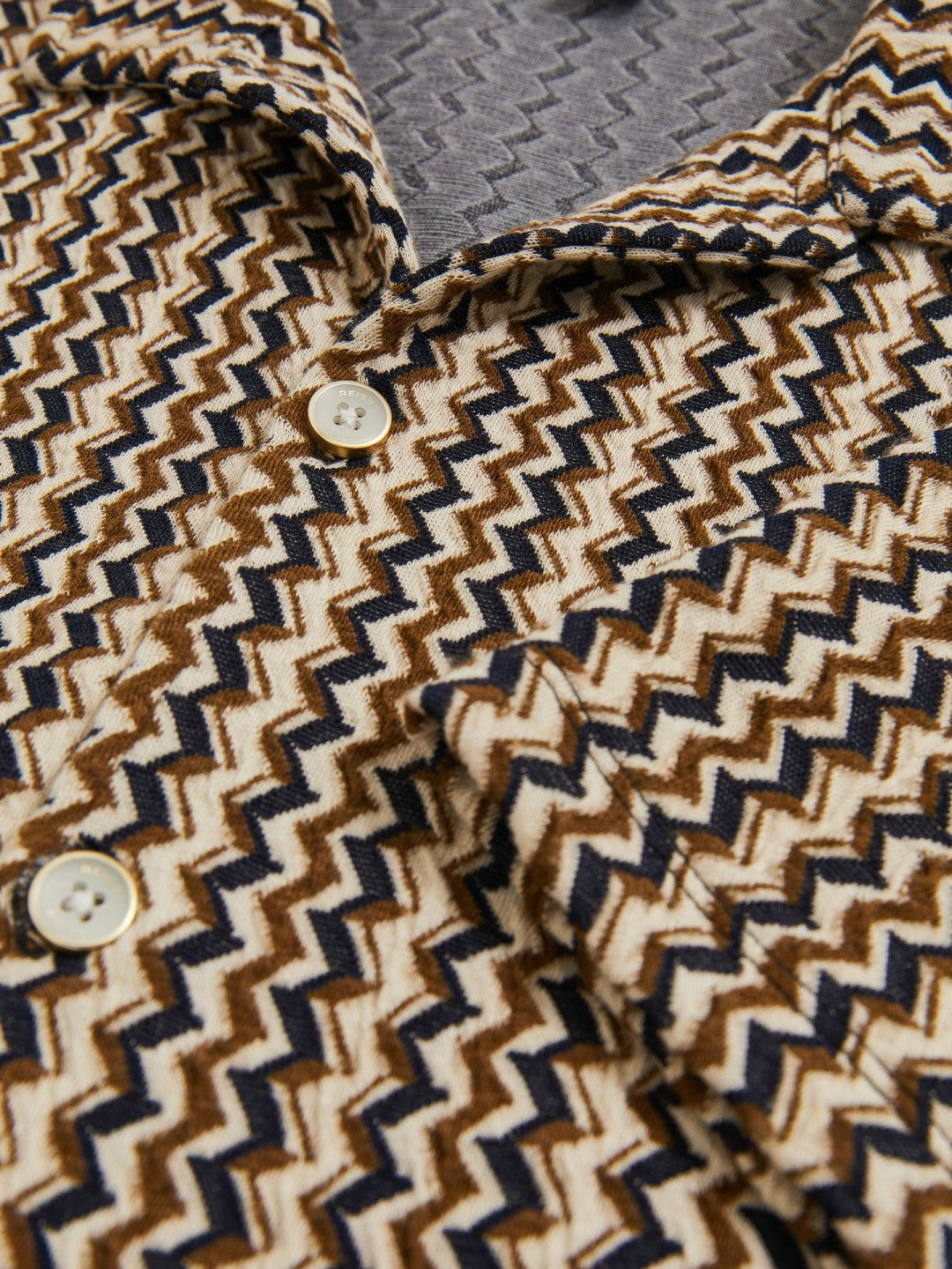 Reiss | Zig-Zag Knit Cuban-Collar Shirt in Tobacco Brown