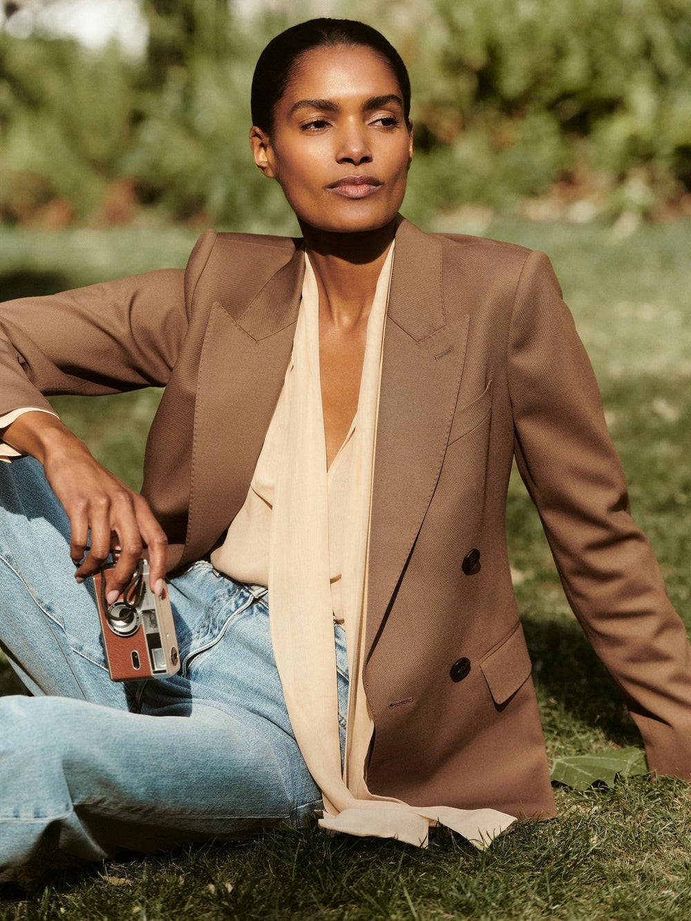Reiss | Petite Wool-Blend Double-Breasted Suit Blazer in Tan