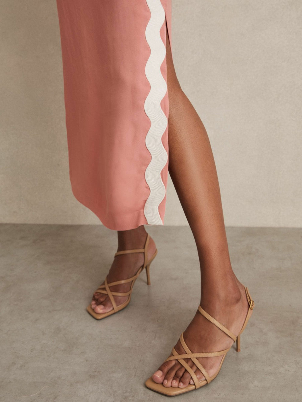 Reiss | Wave-Trim Crepe Midi Dress in Pink