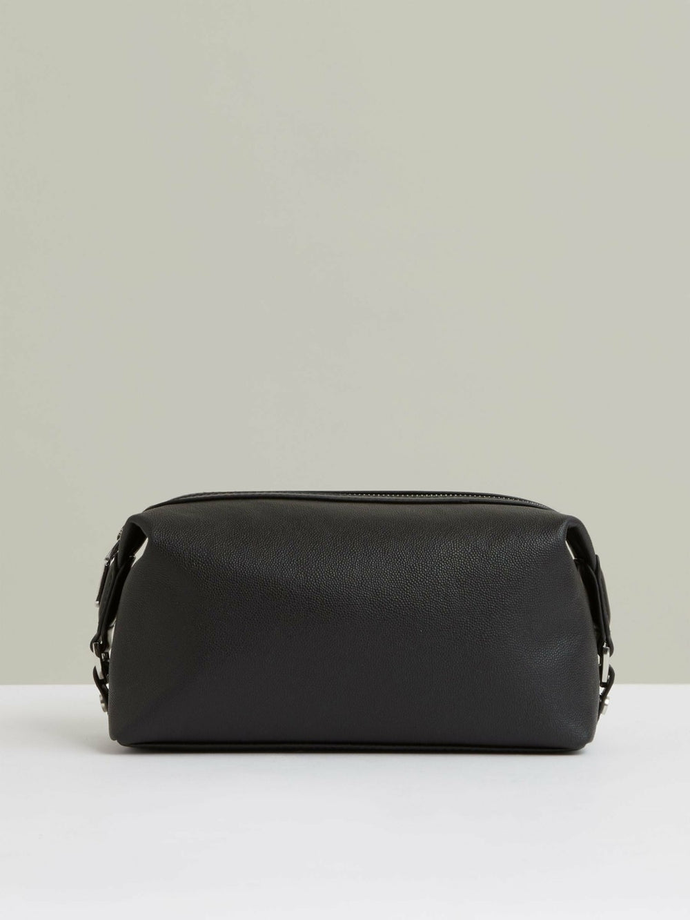 Reiss | Micro-Grain Leather Washbag in Black