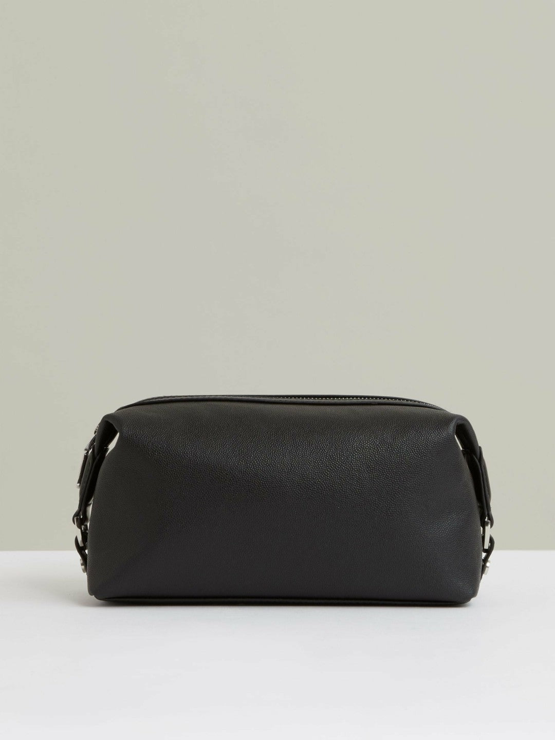 Reiss | Micro-Grain Leather Washbag in Black