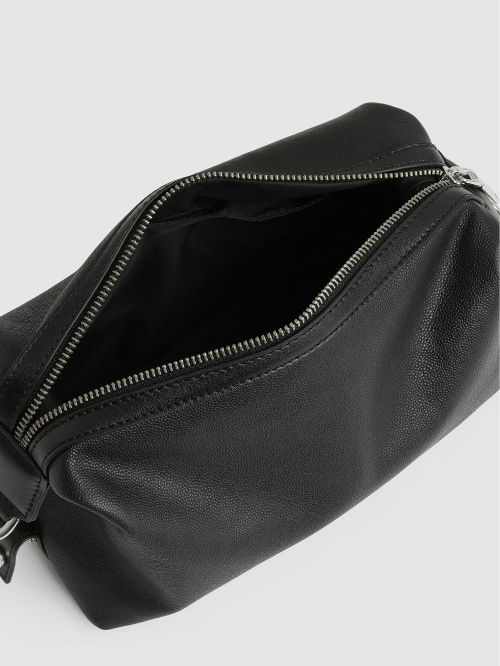 Reiss | Micro-Grain Leather Washbag in Black