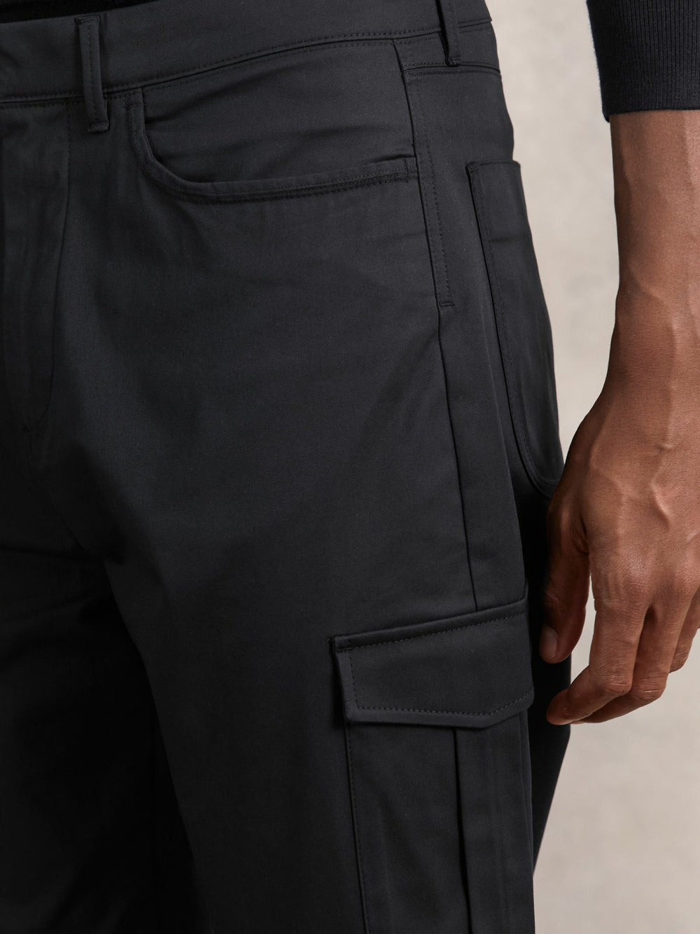 Reiss | Cotton-Lyocell Cargo Trousers in Navy