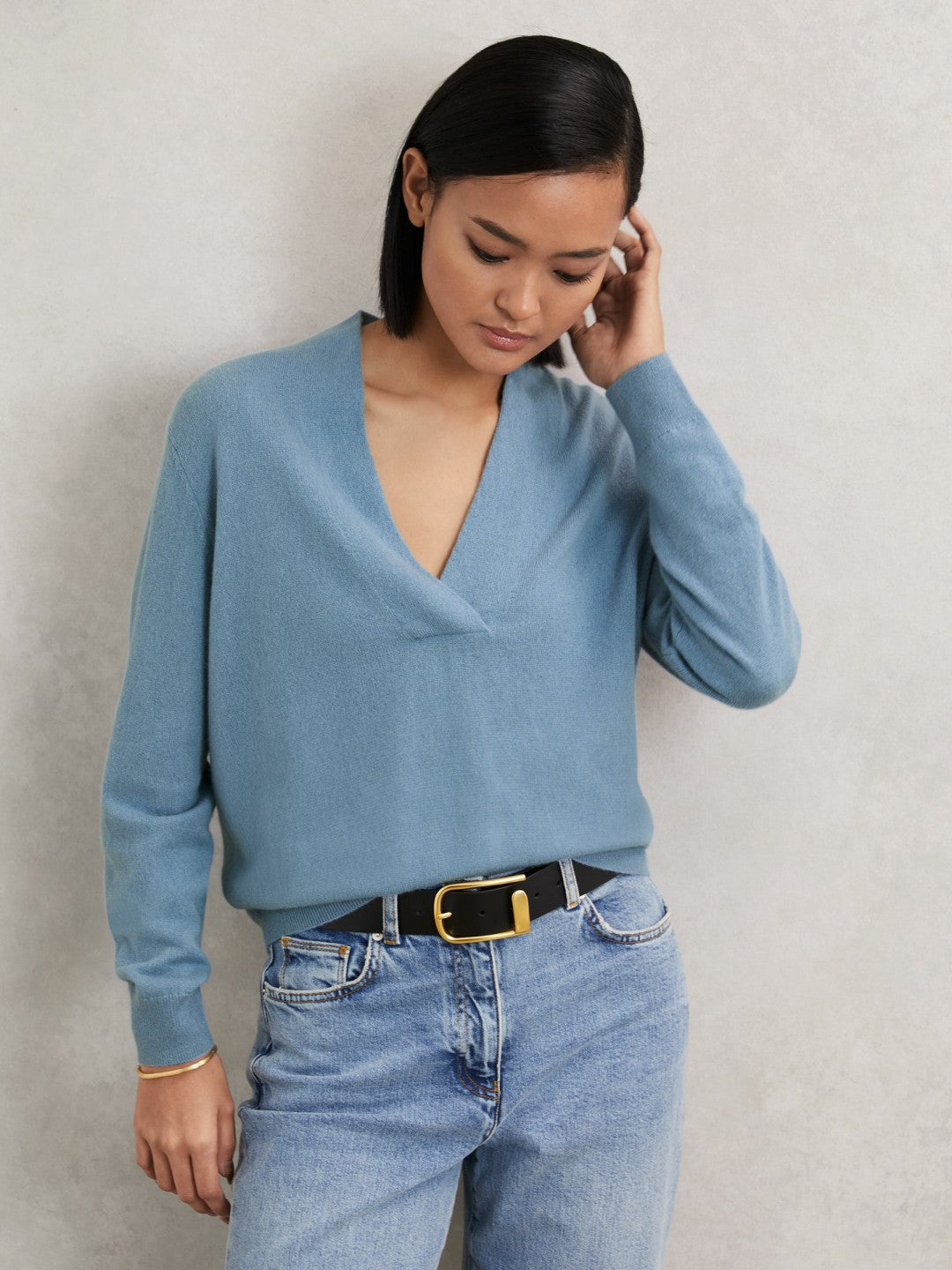 Reiss | Cashmere V-Neck Jumper in Blue