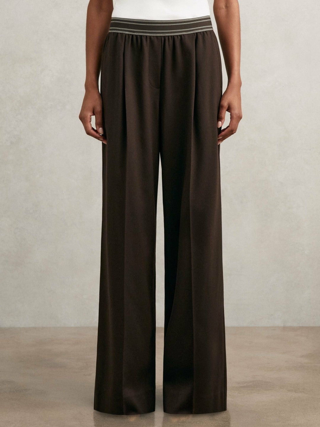 Reiss | Petite Wide-Leg Contrast-Waistband Trousers in Chocolate Brown