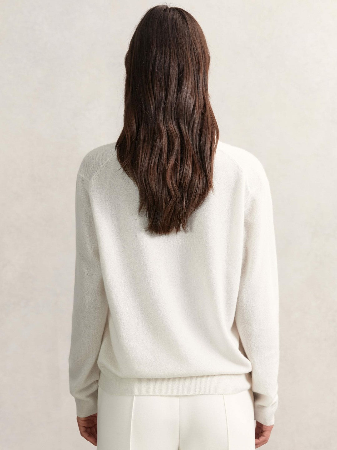 Reiss | Cashmere V-Neck Jumper in Cream