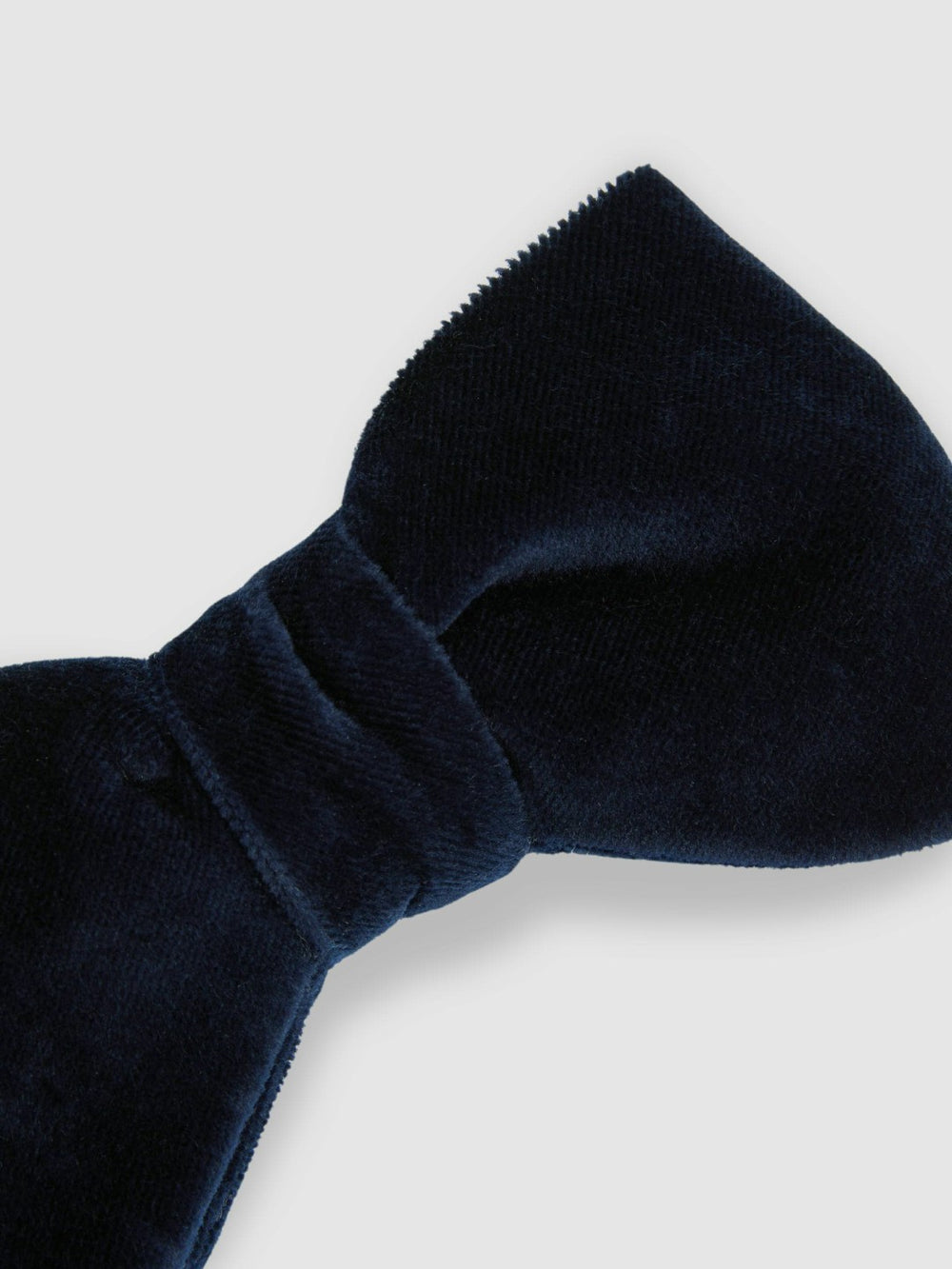 Reiss | Velvet Bow Tie in Navy