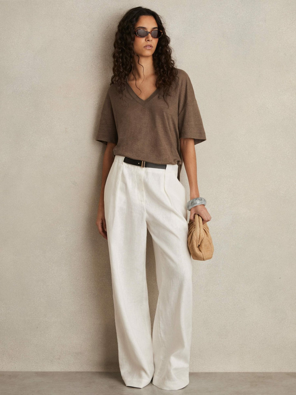 Reiss | Linen V-Neck T-Shirt in Brown