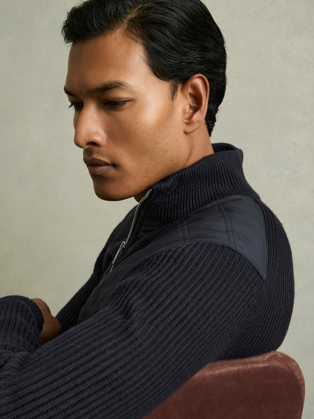 Reiss | Hybrid Quilt and Knit Zip-Through Jacket in Navy