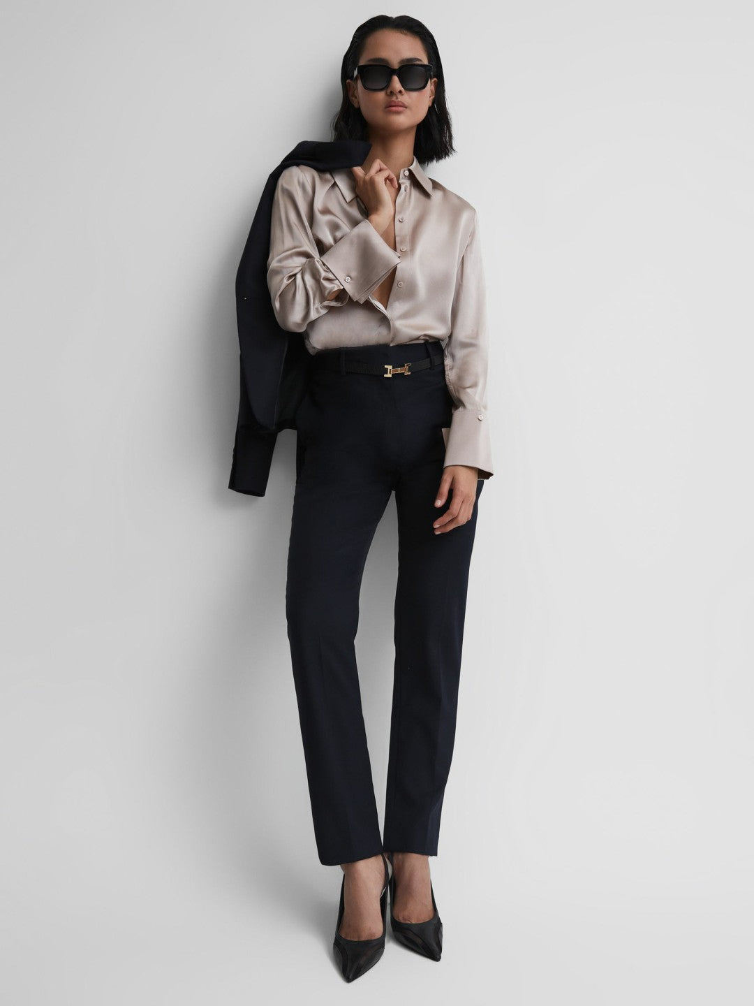 Reiss | Petite Wool Blend Tapered Suit Trousers in Navy