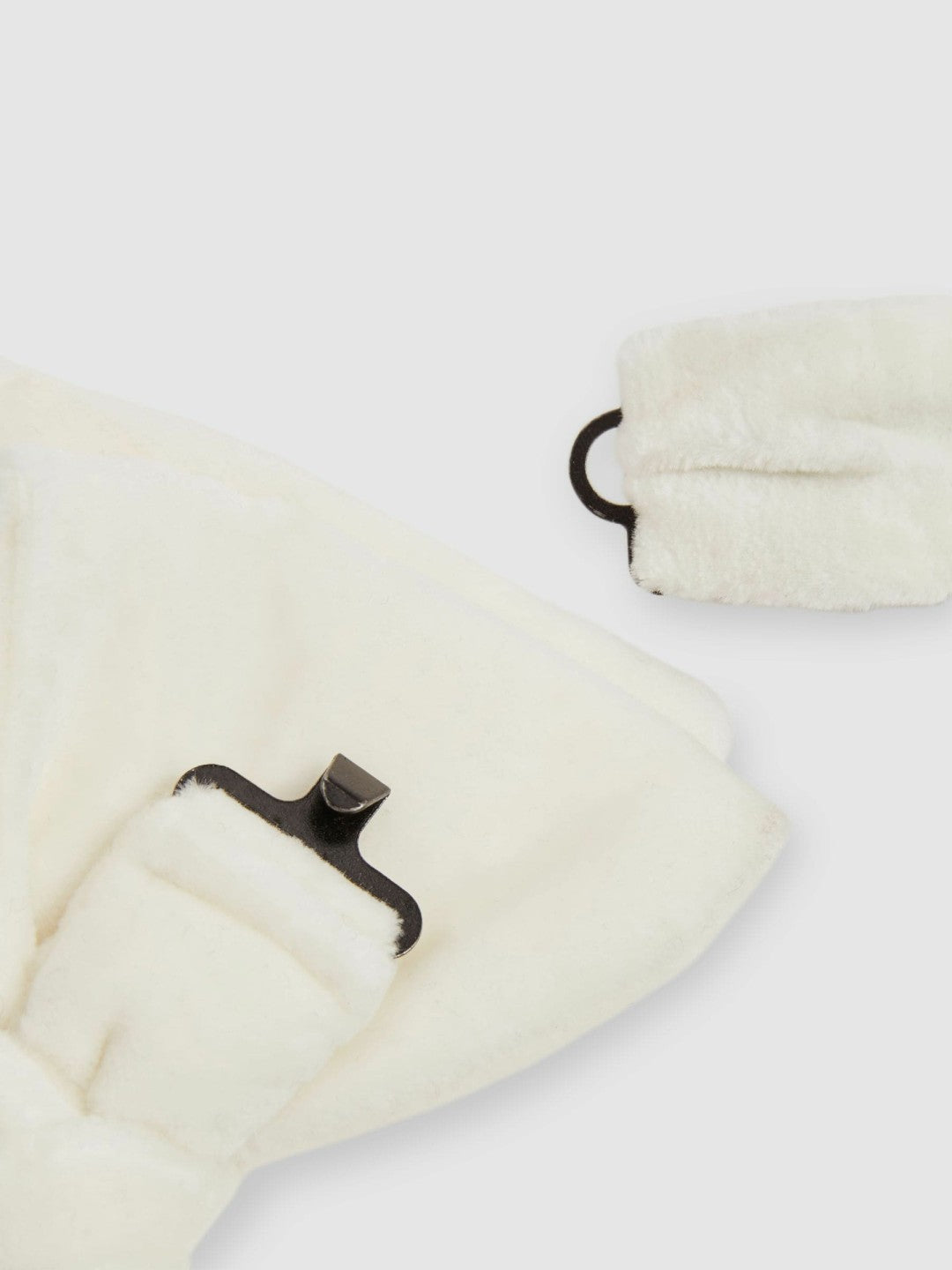 Reiss | Velvet Bow Tie in Ivory