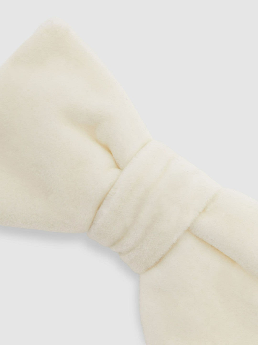 Reiss | Velvet Bow Tie in Ivory