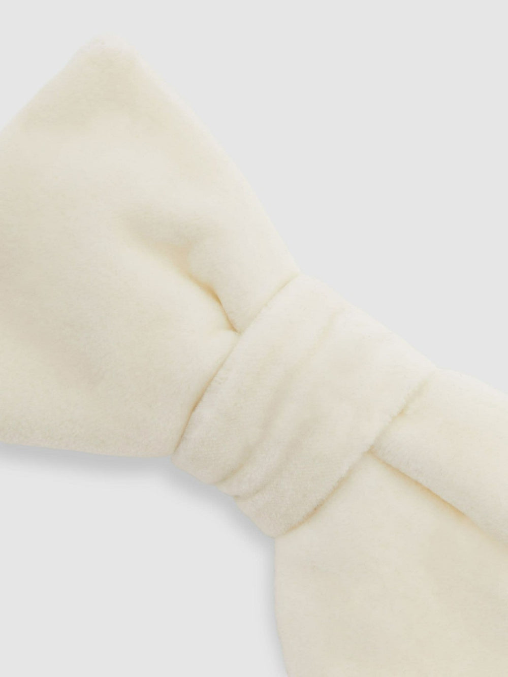 Reiss | Velvet Bow Tie in Ivory