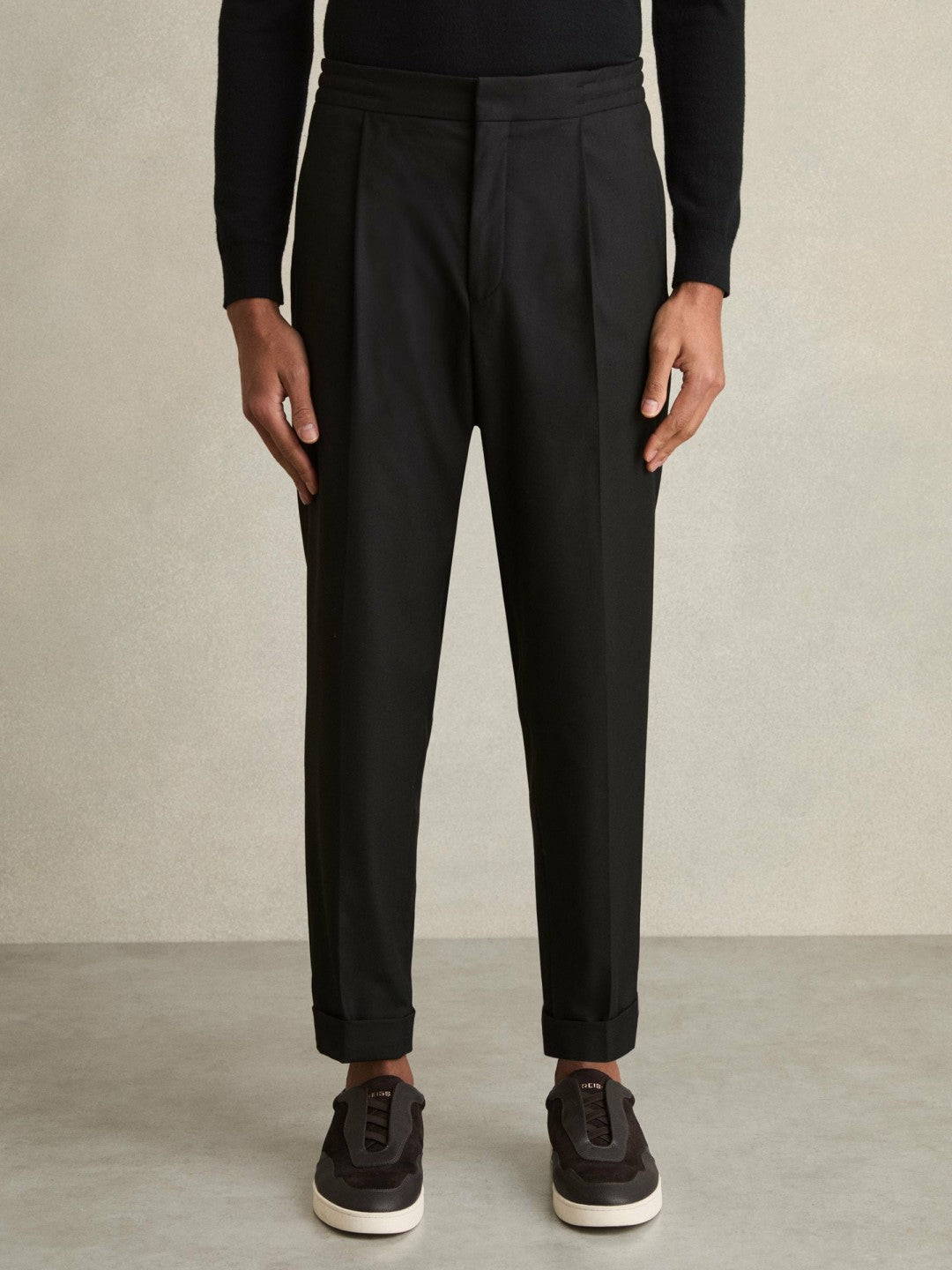 Reiss | Relaxed-Fit Pleated Tapered Trousers in Black