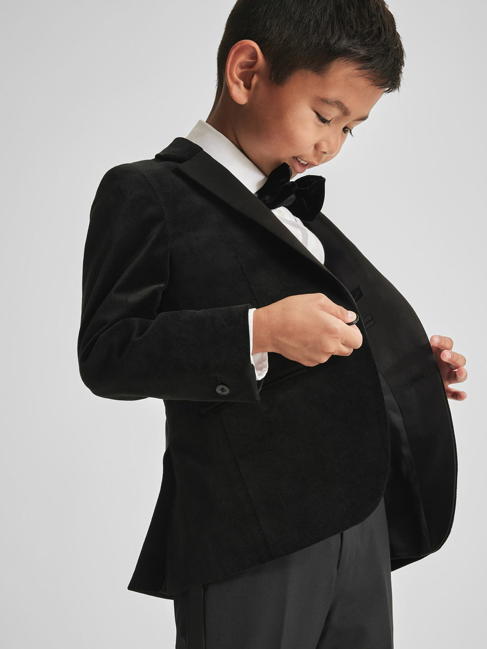 Reiss | 4-9 yrs Single Breasted Velvet Blazer in Black