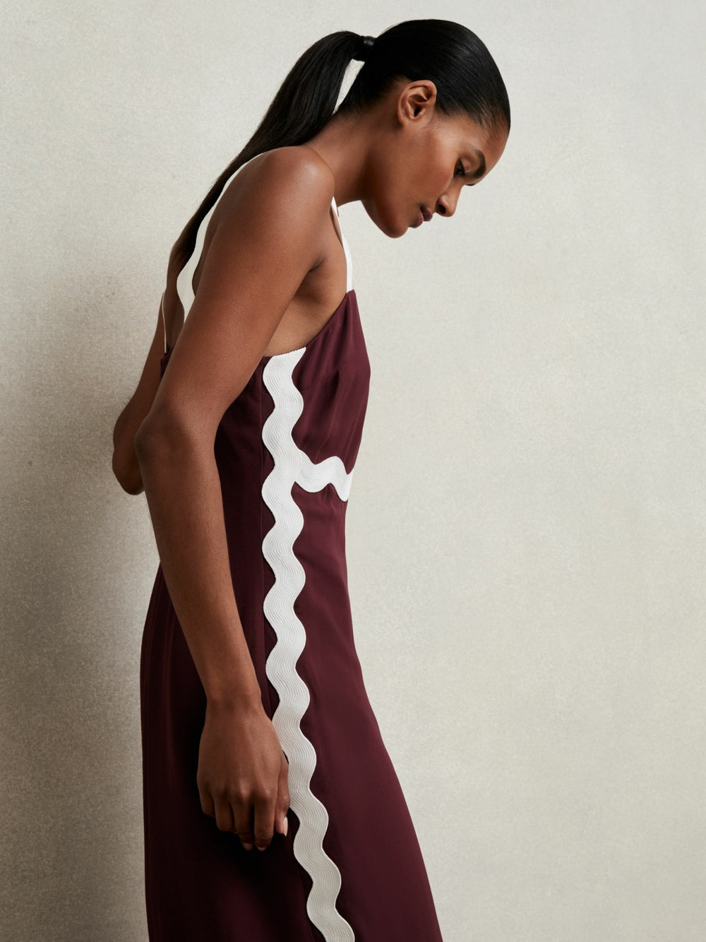 Reiss | Wave-Trim Crepe Midi Dress in Burgundy