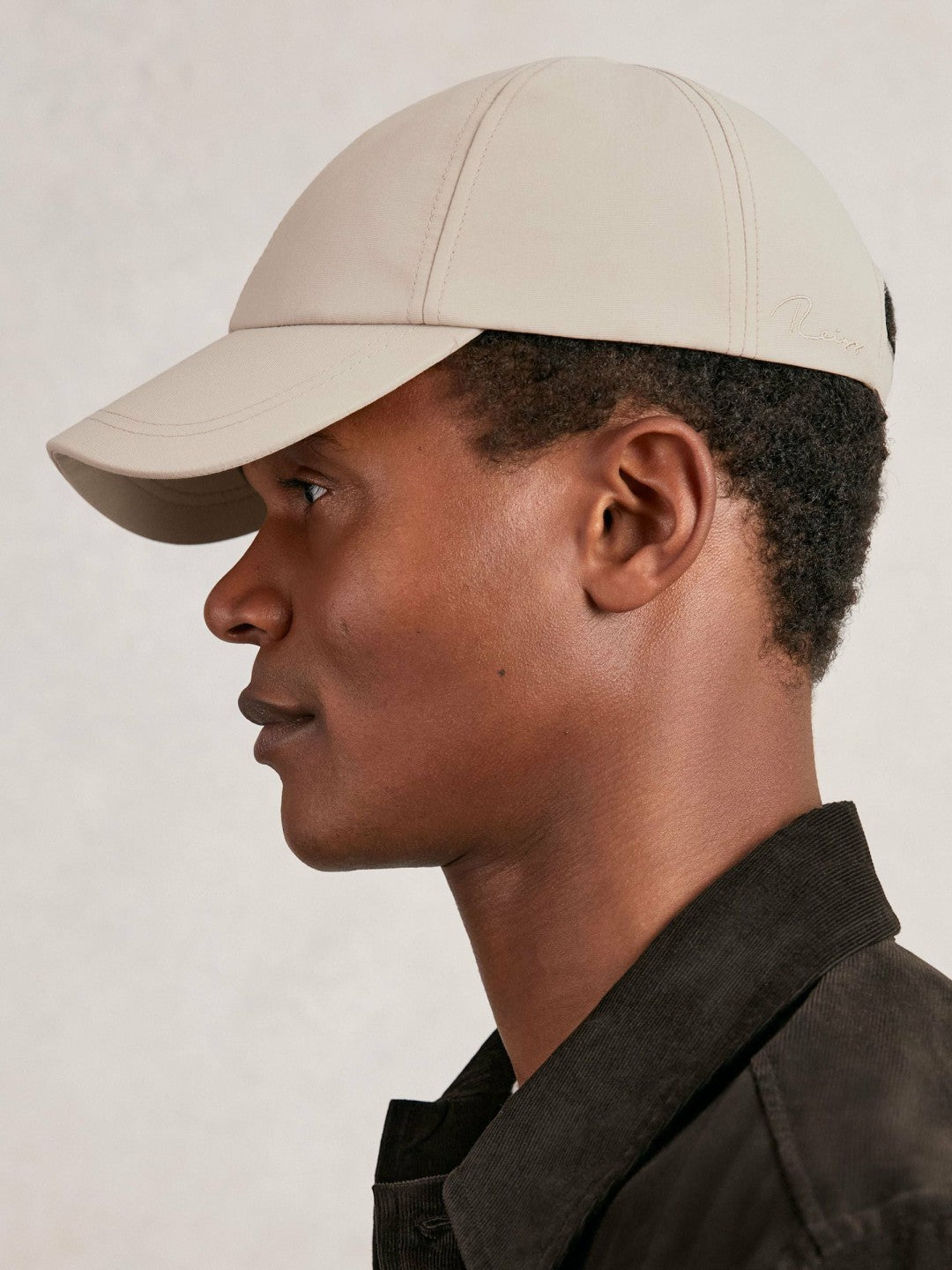 Reiss | Embroidered-Logo Tech Baseball Cap in Stone