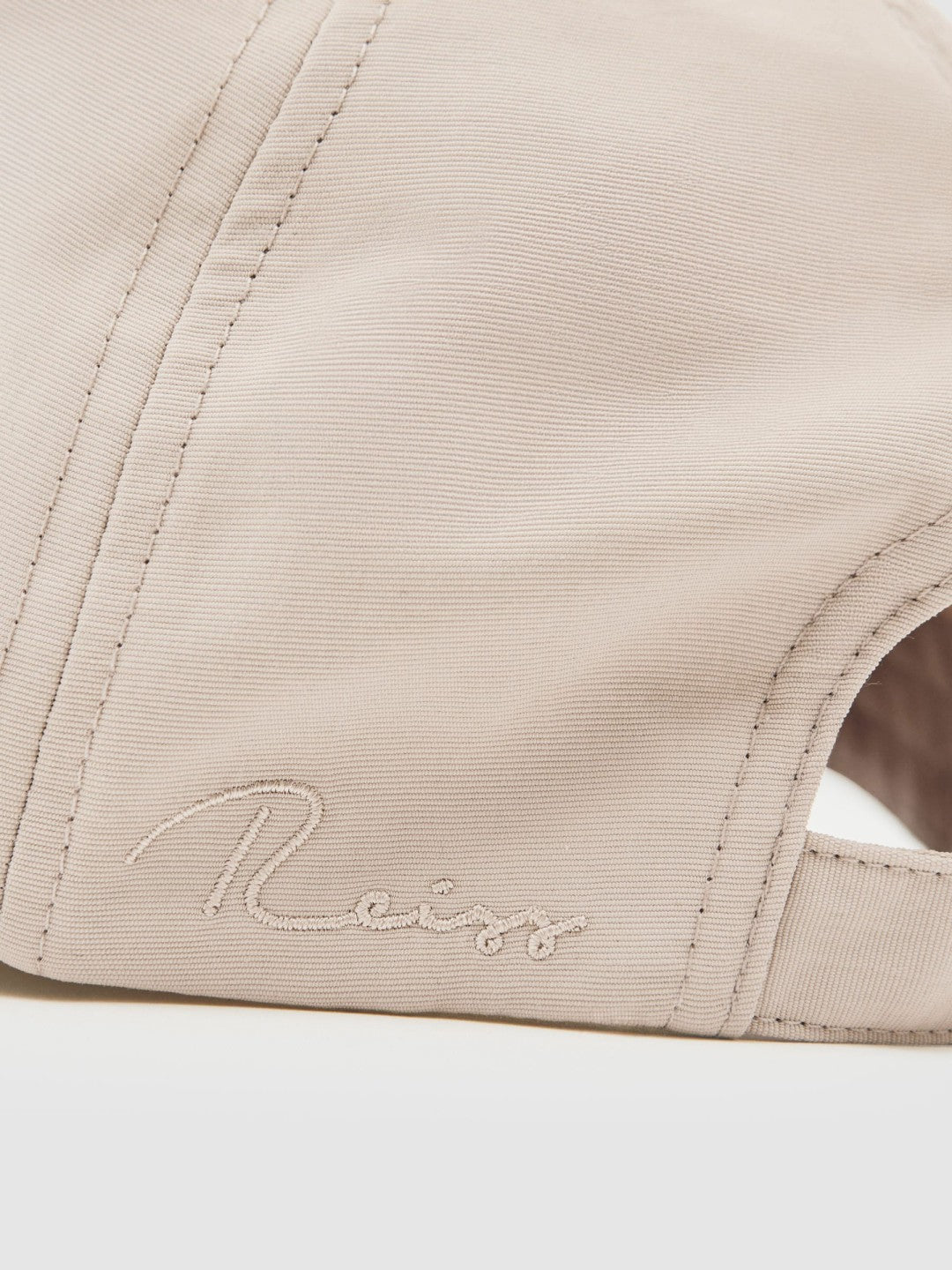 Reiss | Embroidered-Logo Tech Baseball Cap in Stone