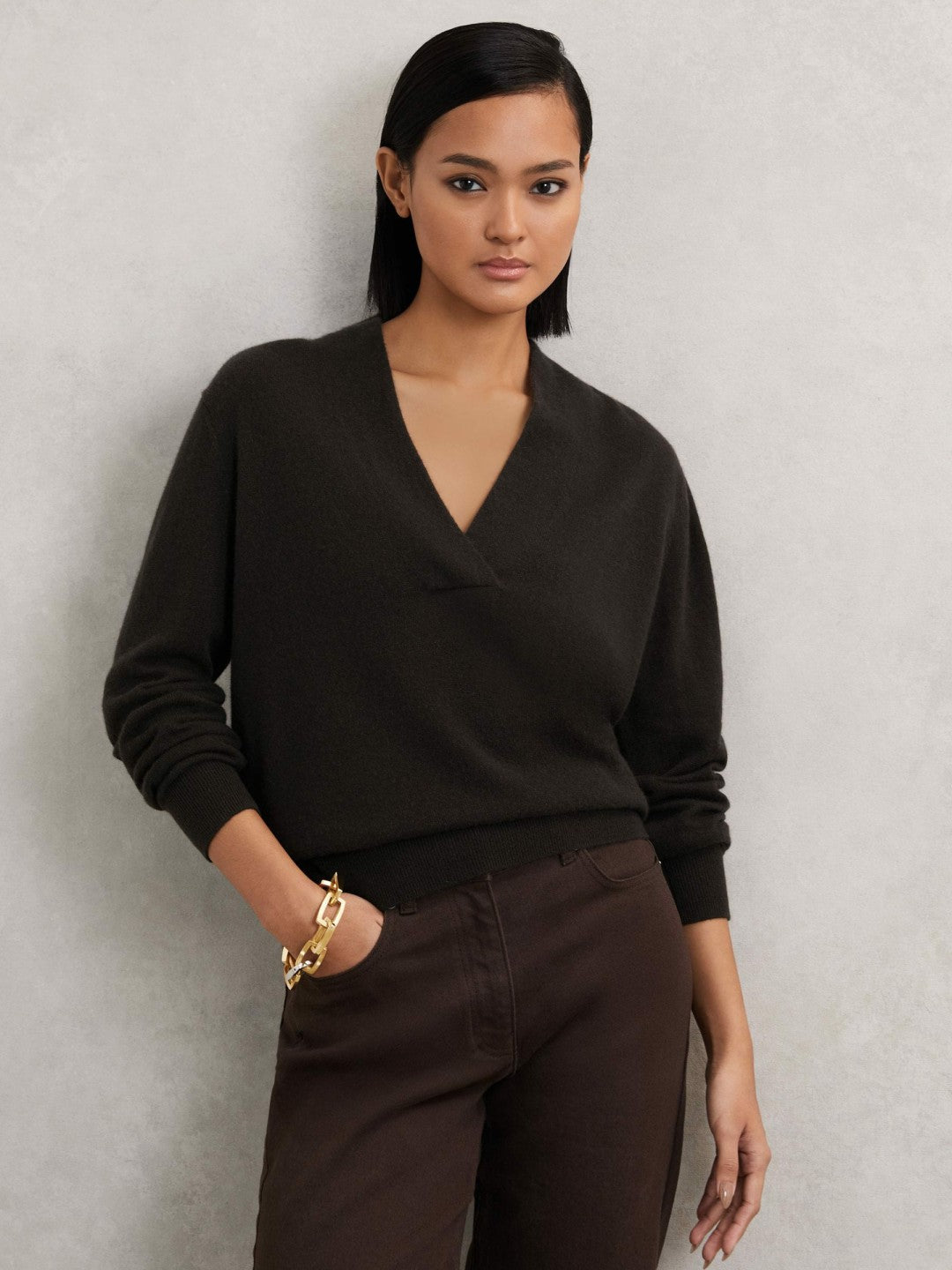 Reiss | Cashmere V-Neck Jumper in Chocolate Brown