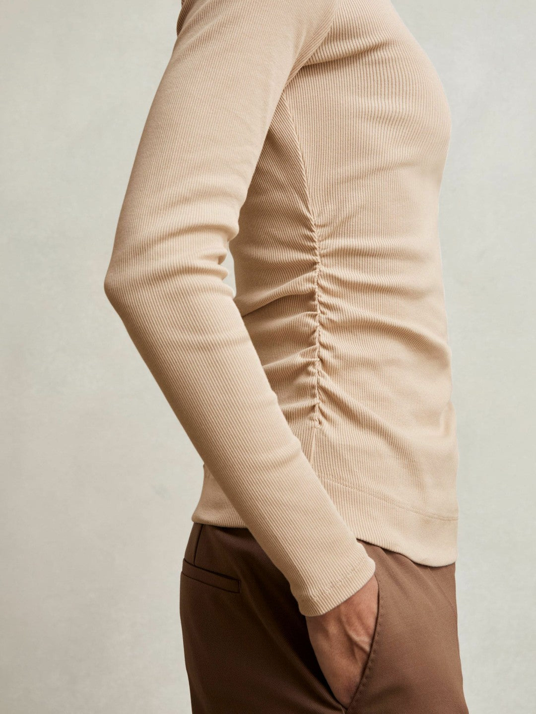Reiss | Cotton Long-Sleeve Ruched T-Shirt with Stretch in Camel