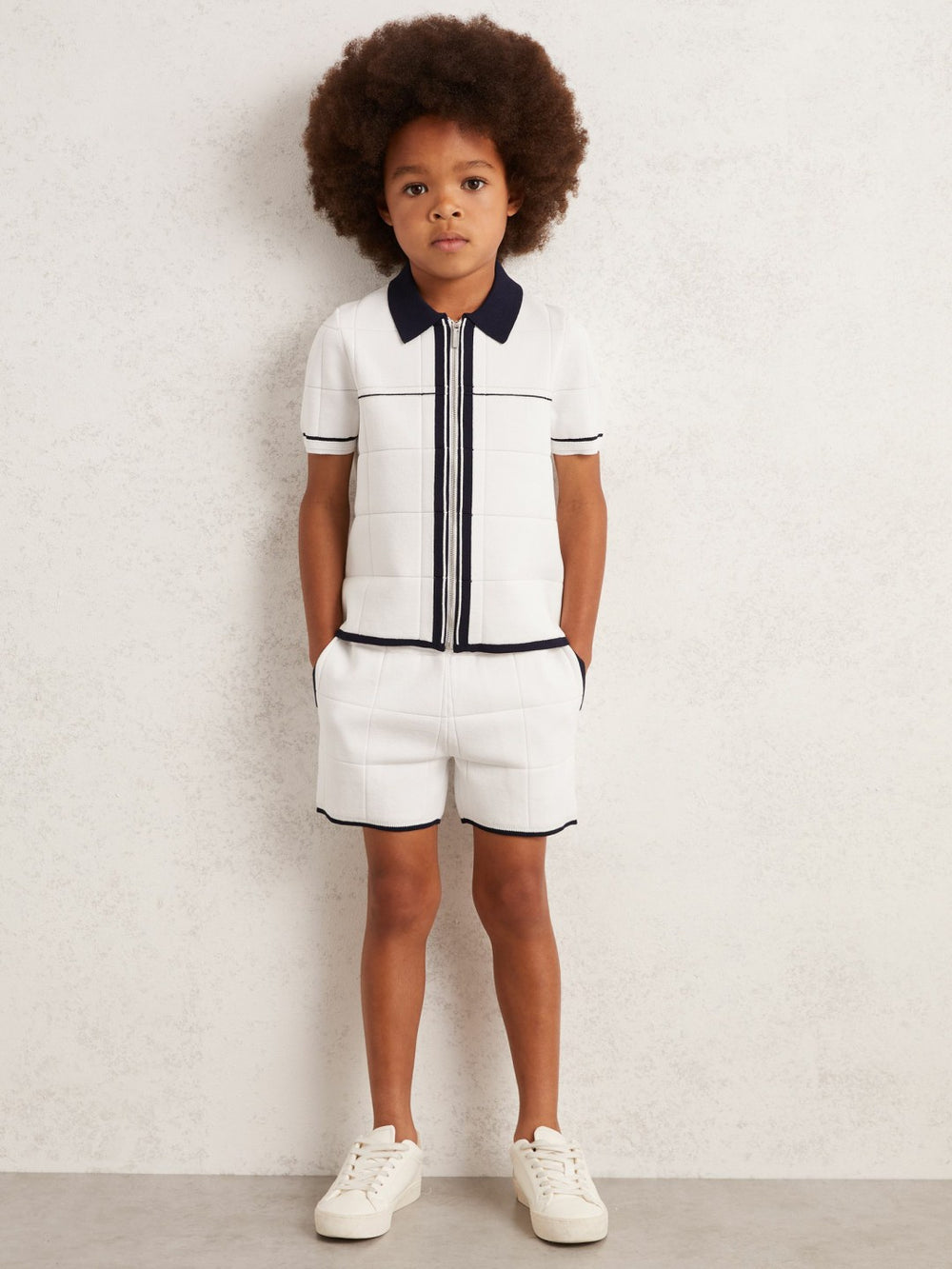 Reiss | 9-12 yrs Tipped Knit Stitch-Detail Shorts in White/Navy