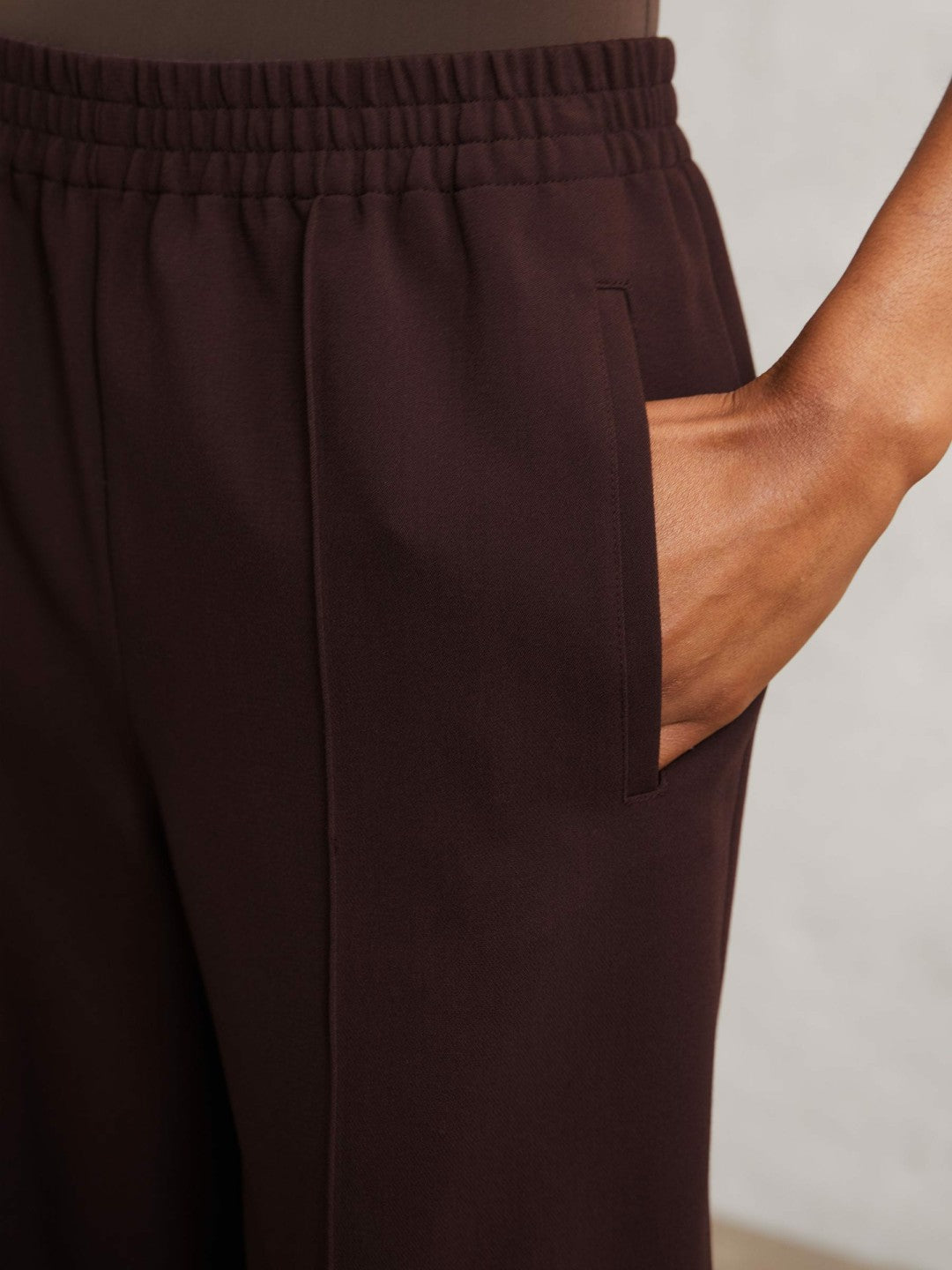 Reiss | Wide Leg Elasticated Waist Trousers in Burgundy