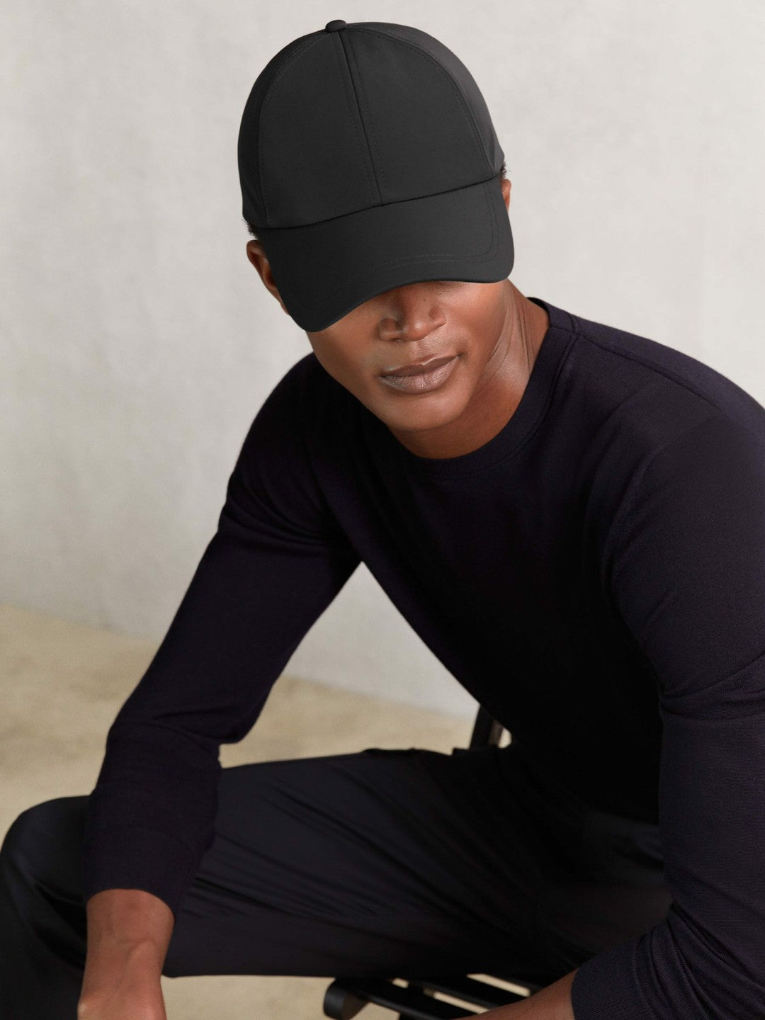 Reiss | Embroidered Logo Tech Baseball Cap in Black