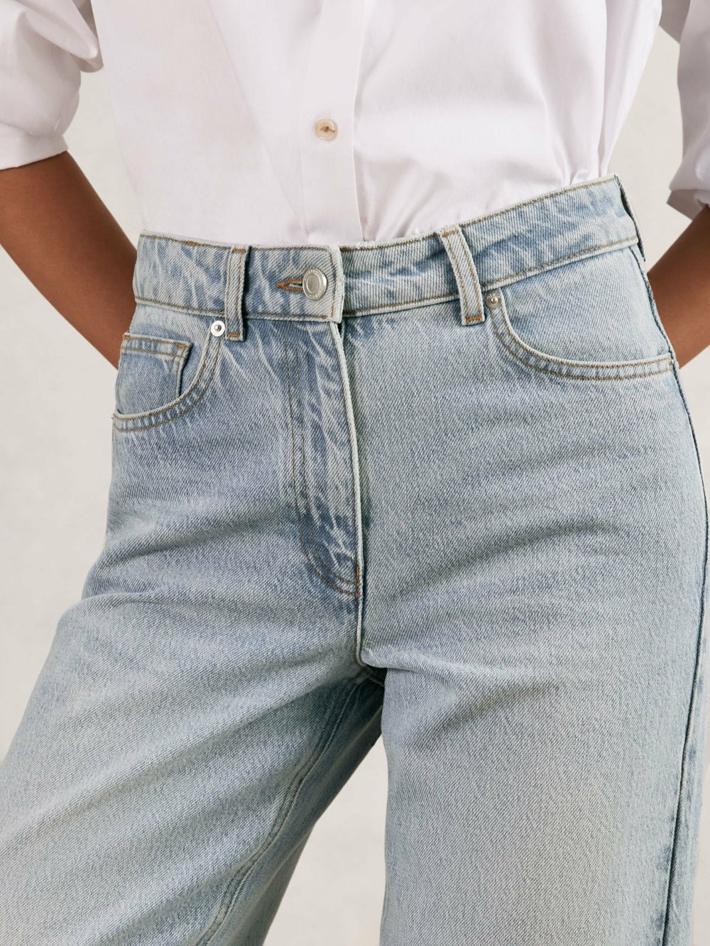 Reiss | Petite Mid-Rise Straight-Leg Jeans in Pale Blue