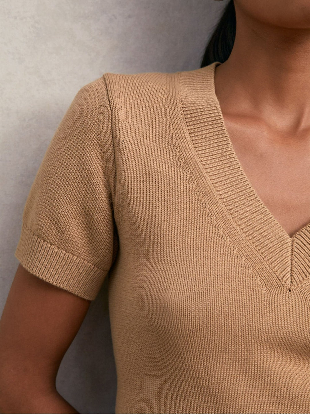 Reiss | Cotton-Wool Knit V-Neck Top in Camel